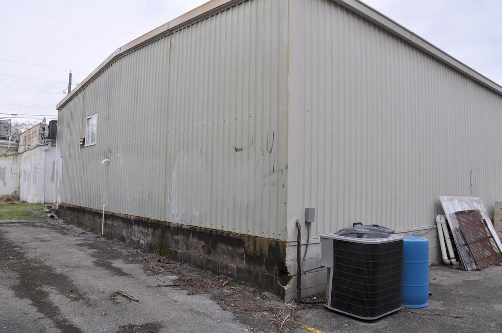 Office-Retail and Warehouse on Hixson PIke: 5424 Hixson Pike, Hixson, TN 37343